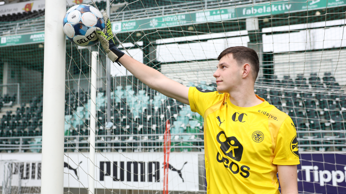 Simon Rusen har stor kjærlighet til fotball