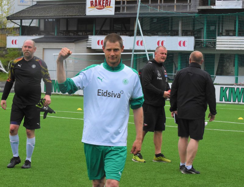 Aleks - eneste i klubben som ikke er permittert.