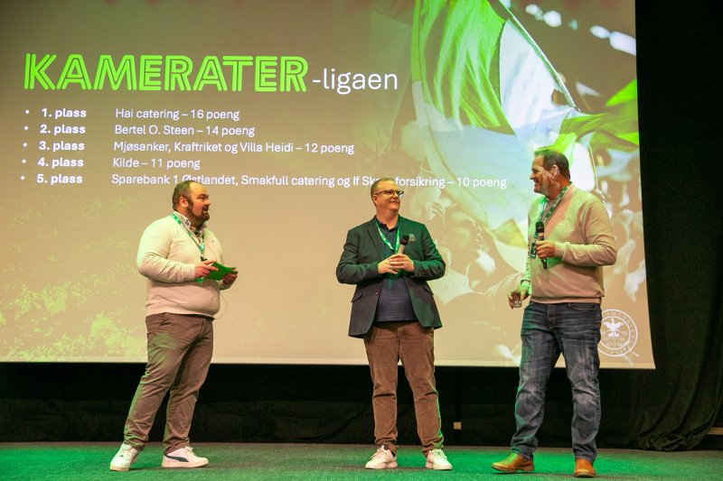 Simen Overmo (Bertel O. Steen) og Erik Skramstad Uthus (MjøsAnker) var på scenen
