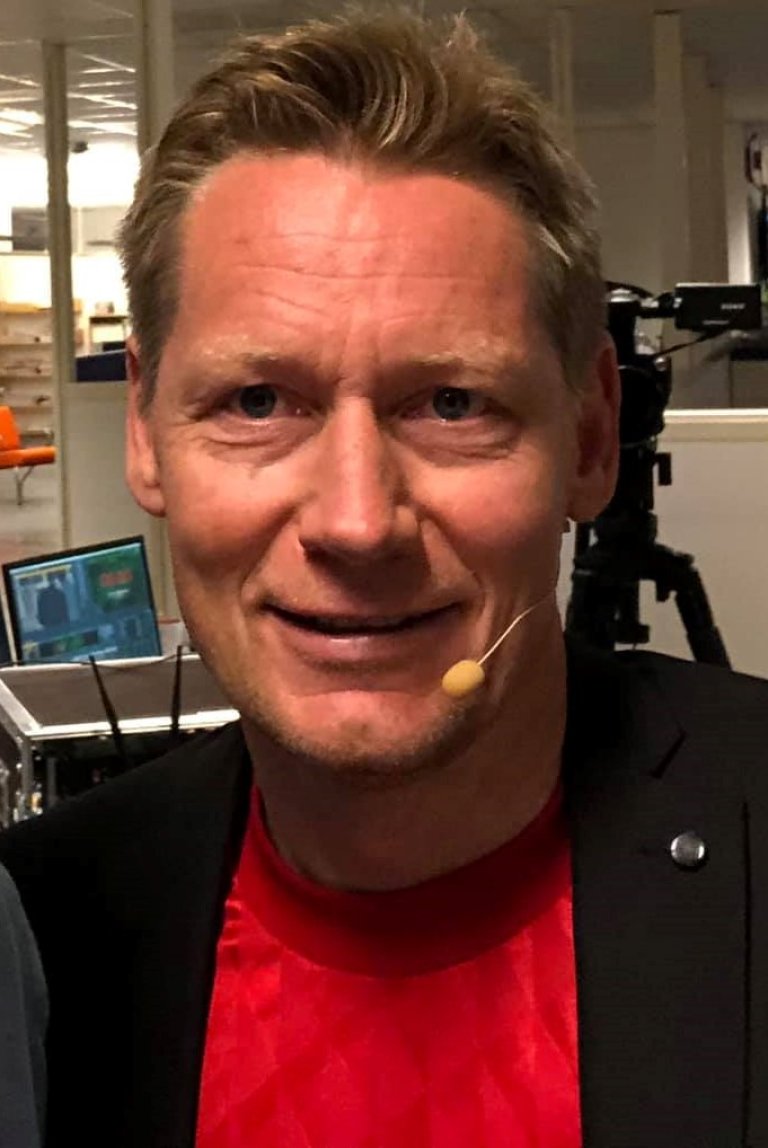 Hovi nå