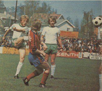 HAMKAM-VIPPEN: Pål scoret ett av fem mål mot Vard. Knut Stensrud med målgivende vipp. Faksimile: HA-arkivet.